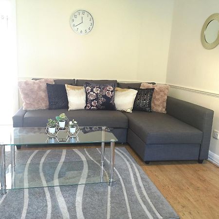 Contractor Accommodation- Central Mk Location Spacious Garden Fast Wifi Parking Milton Keynes Dış mekan fotoğraf