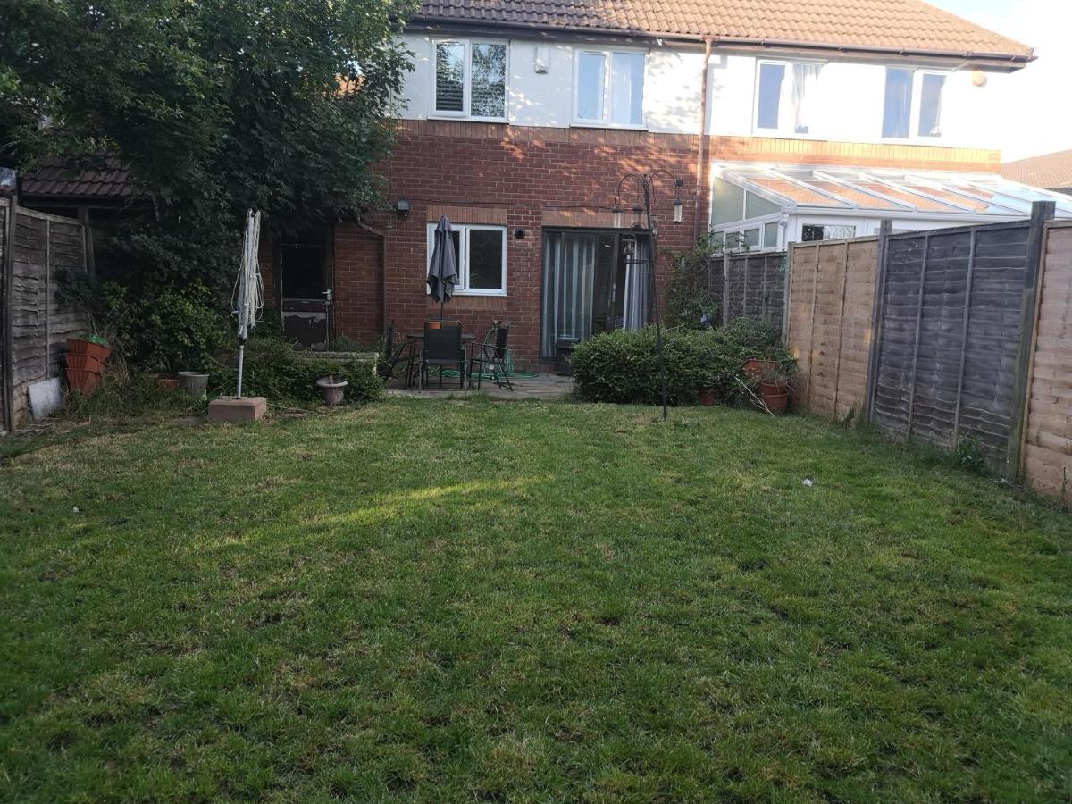 Contractor Accommodation- Central Mk Location Spacious Garden Fast Wifi Parking Milton Keynes Dış mekan fotoğraf